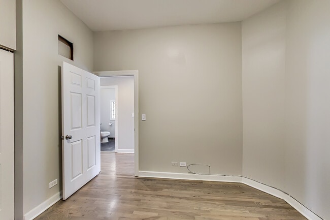 Building Photo - 2709 W Chicago Ave