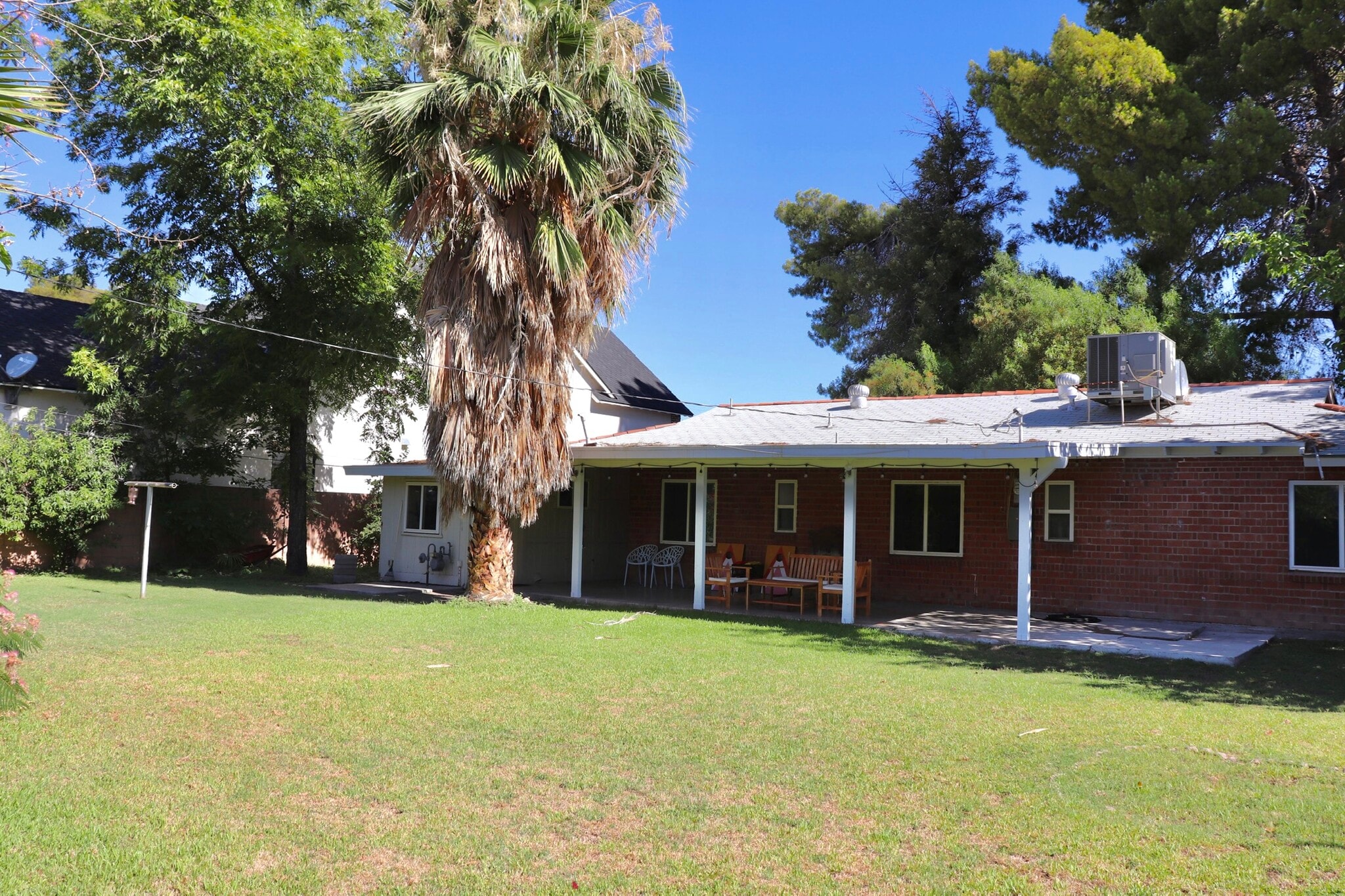 Building Photo - 3807 E Weldon Ave