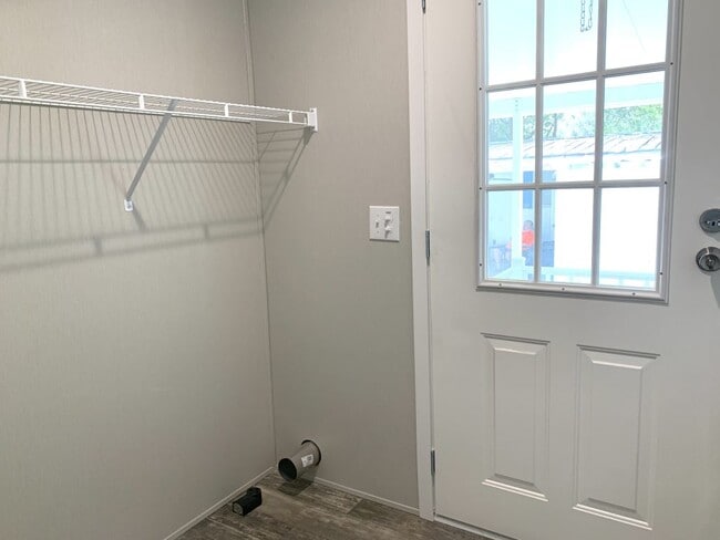 Building Photo - 147 Woodland Dr