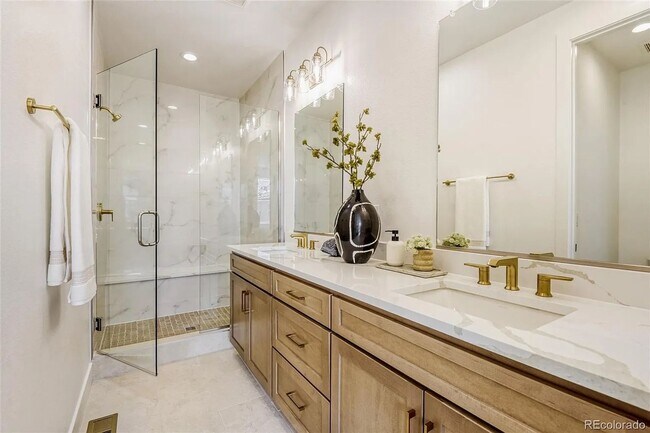Building Photo - Modern Brand New Build Home Near DTC