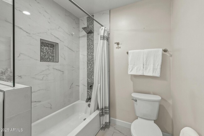Building Photo - 5247 N 8th Pl