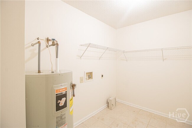 Building Photo - 148 Country Walk Cir