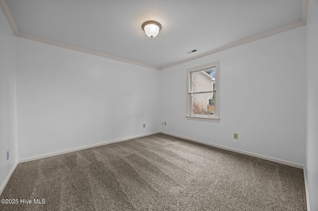 Building Photo - 406 Hampshire Pl