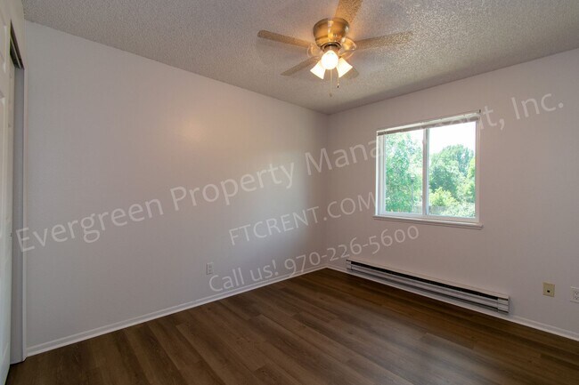 Building Photo - 3950 Manhattan Ave