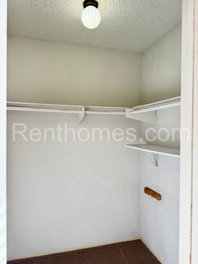 Building Photo - 7679 Stalmer St