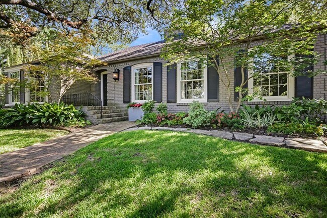 Building Photo - 3423 Mt Barker Dr