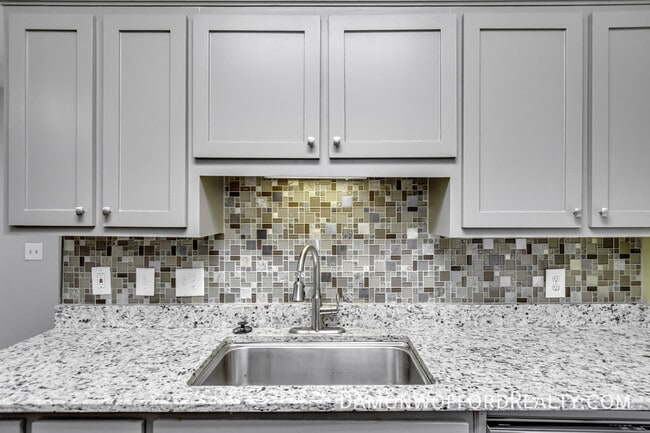 Building Photo - 34 Park Crest Pl