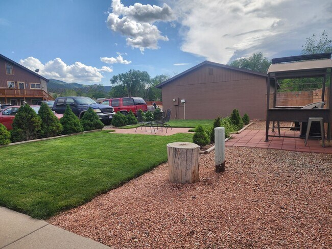 Building Photo - Unit F1 Parowan Condo