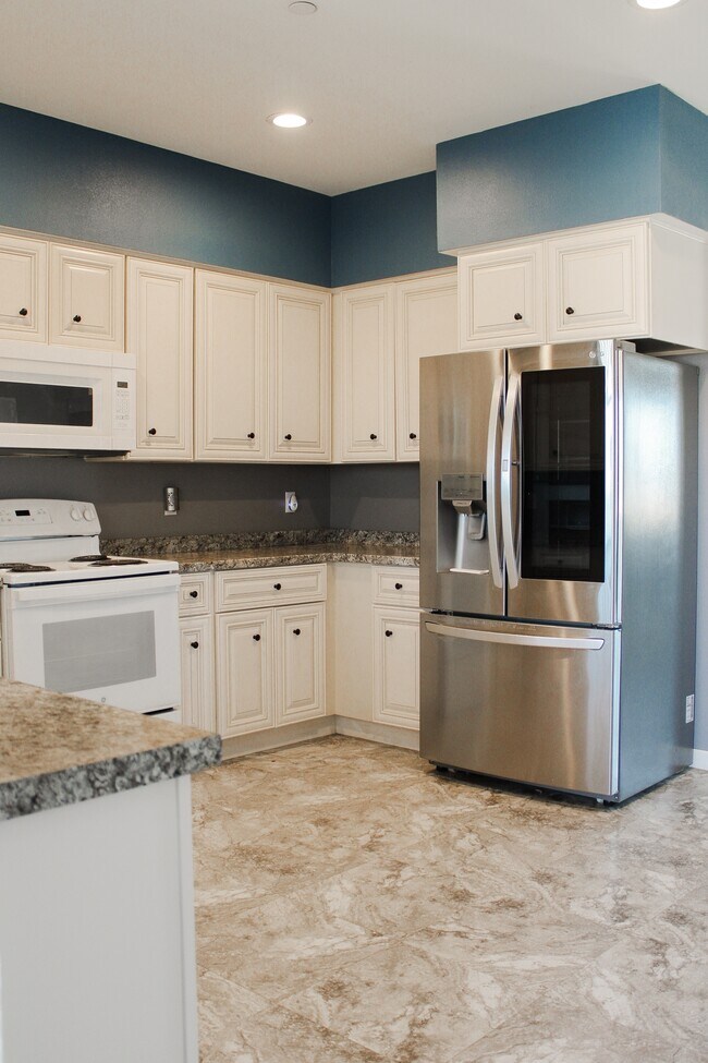 Building Photo - 1381 Soledad Ave
