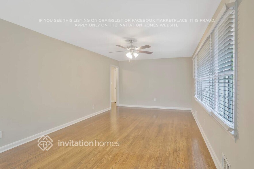 Building Photo - 705 Pinehill Dr