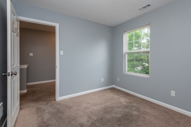 Building Photo - 4839 Heritage Heights Cir