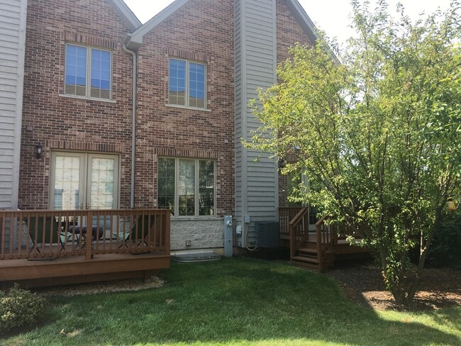 Building Photo - 1522 Stonegate Manor