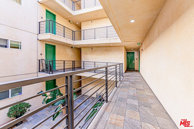 Building Photo - 3061 W 12th Pl