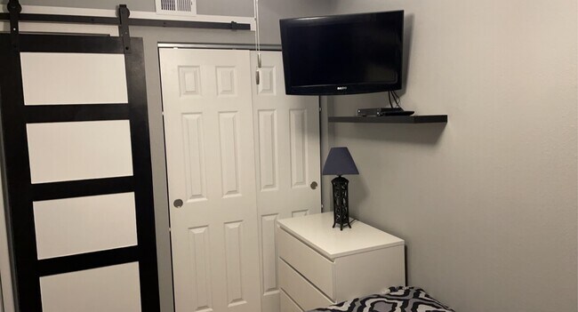 Building Photo - 3938 Surfside Blvd