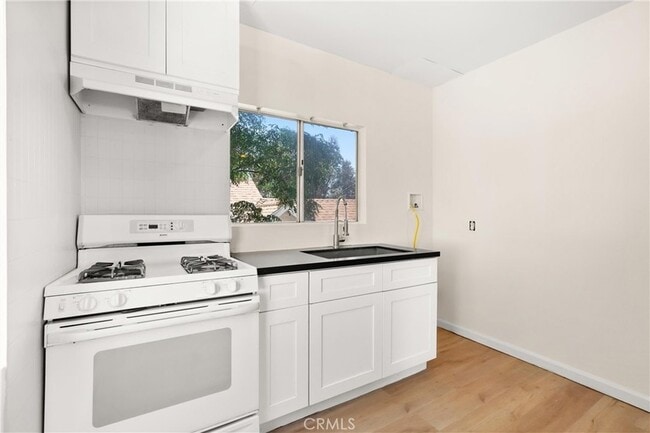 Building Photo - 421 W Sun Ave