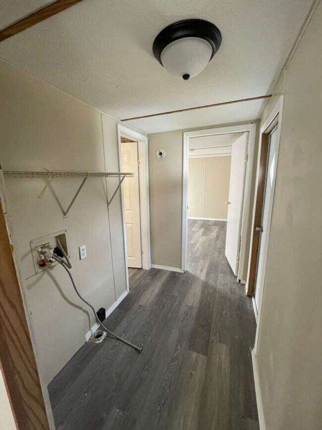 Building Photo - Eagle Estates