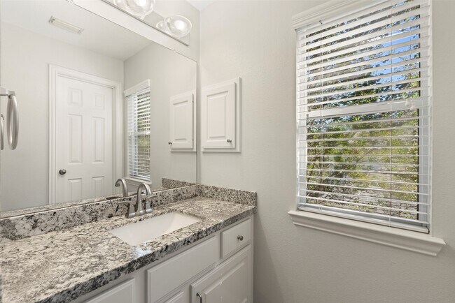 Building Photo - 118 Cezanne Woods Dr