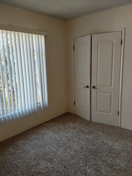 Building Photo - 3058 Luna Dr