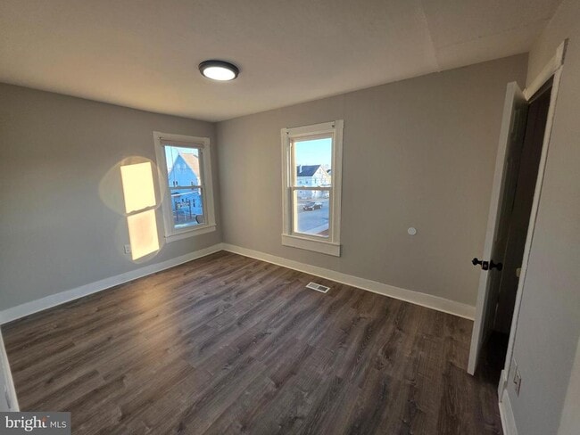 Building Photo - 110 N 4th St.