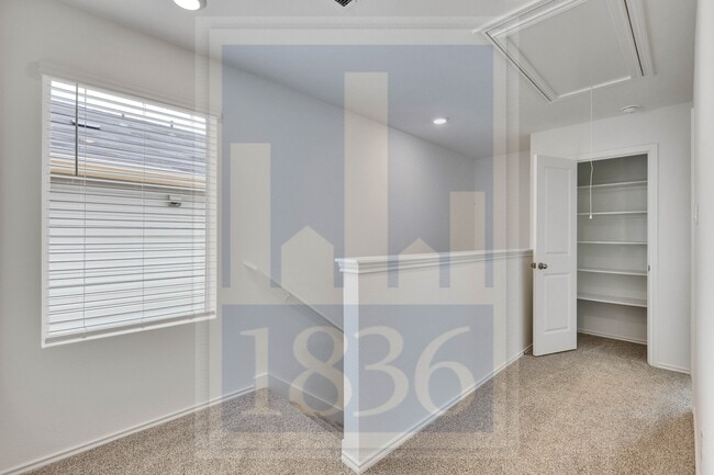 Building Photo - 304 Azua Path