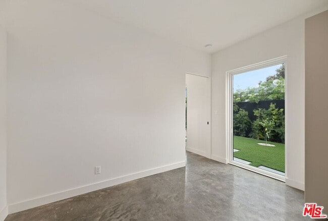 Building Photo - 15322 De Pauw St