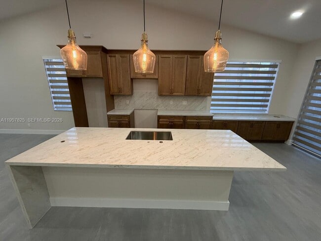 Building Photo - 755 Falling Water Rd