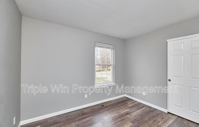 Building Photo - 121 Walnut Hill Dr