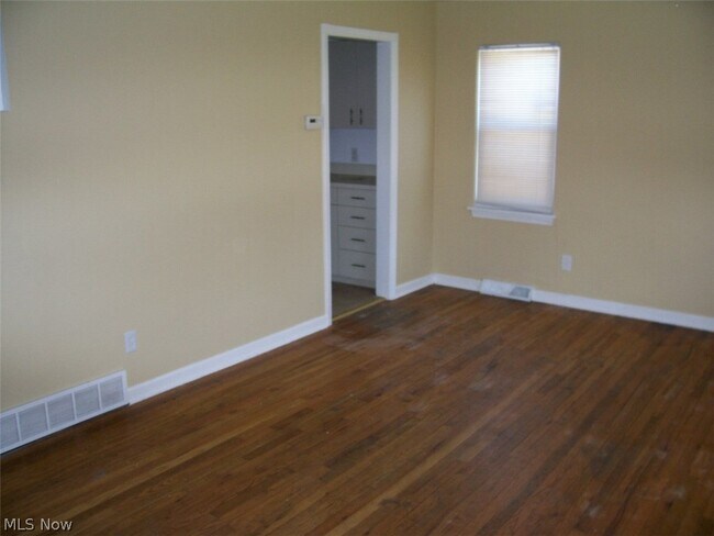 Building Photo - 25701 Richards Ave