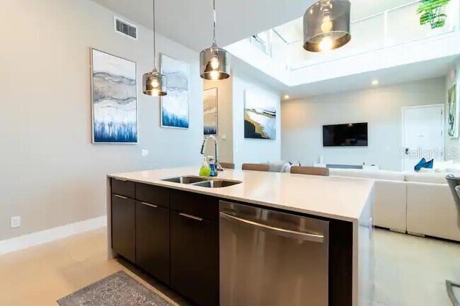 Building Photo - 7740 Sandy Ridge Dr