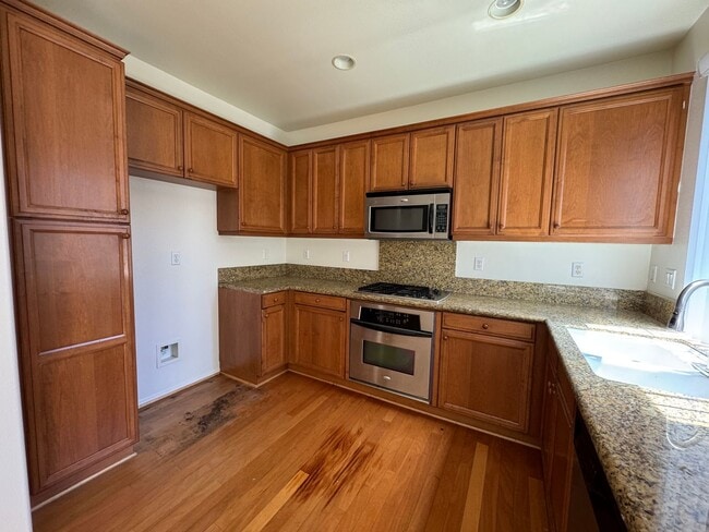 Building Photo - Welcome To Your New Home In Inglewood (Gat...