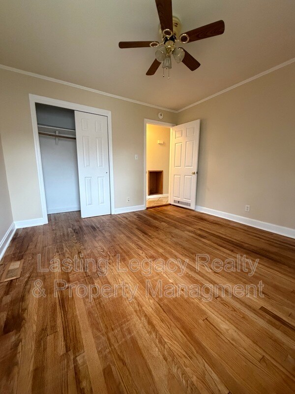 Building Photo - 218 Spring St