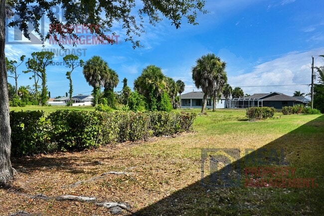 Building Photo - 230 Rotonda Blvd W