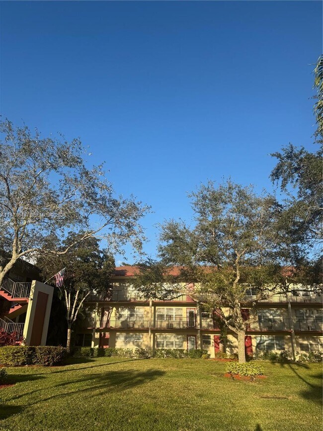 Building Photo - 200 SW 132nd Way