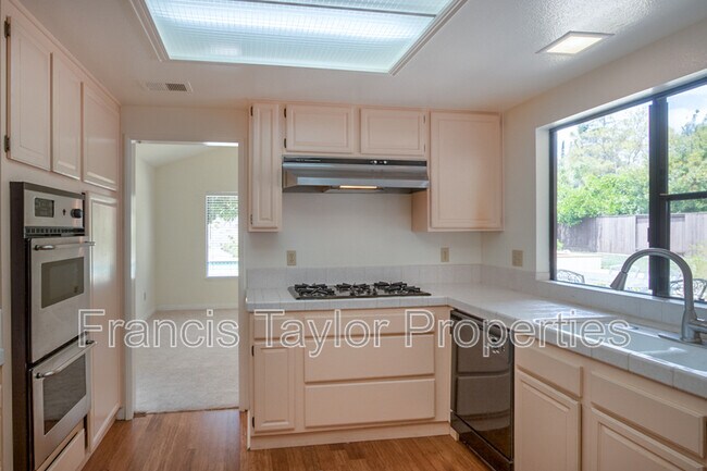 Building Photo - 3209 Avenida Hacienda