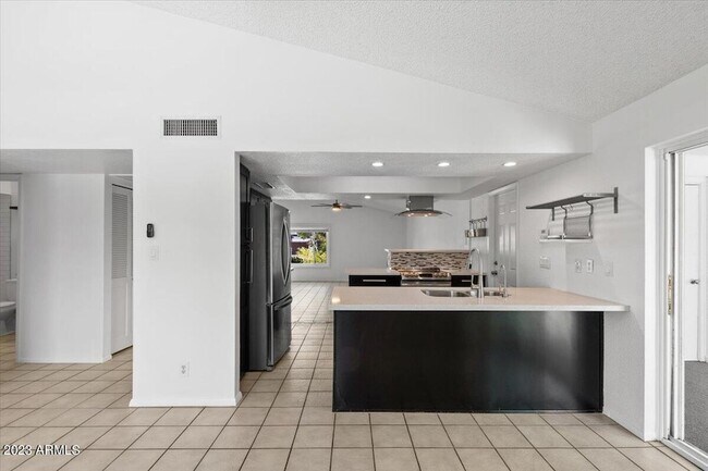 Building Photo - 667 W Pecos Ave