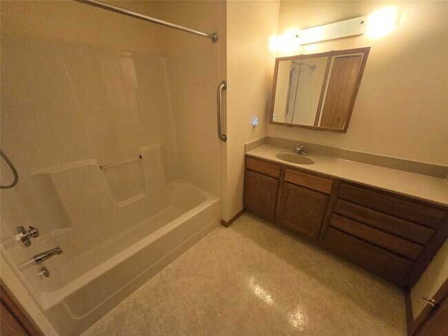 Building Photo - 900 Market St