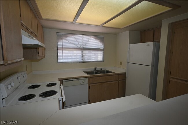 Building Photo - 8455 W Sahara Ave