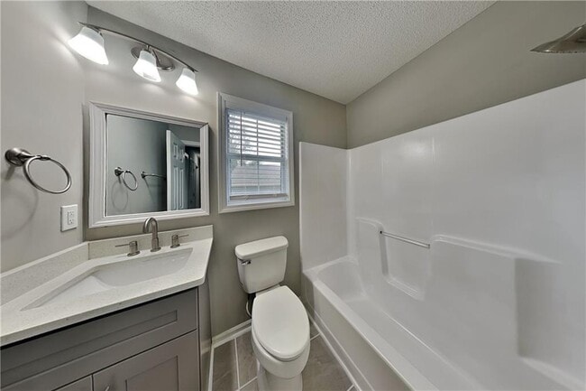 Building Photo - 214 Brookside Dr