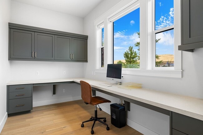 Building Photo - 7940 W Mirror Pond Dr