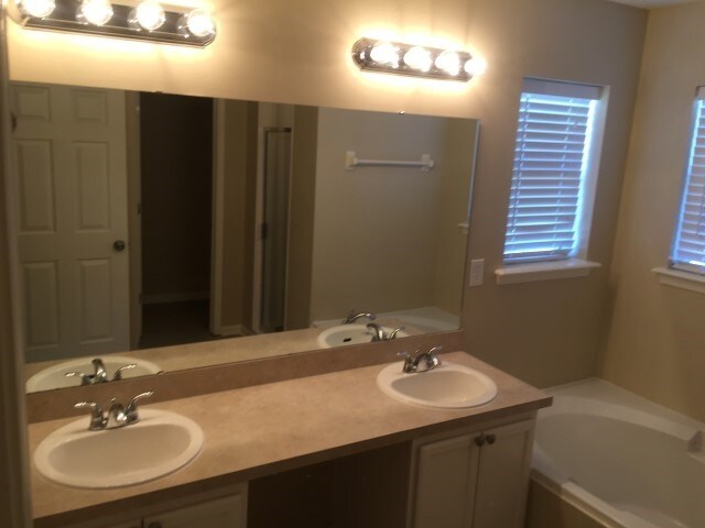 Building Photo - 3631 Silver Bluff Blvd