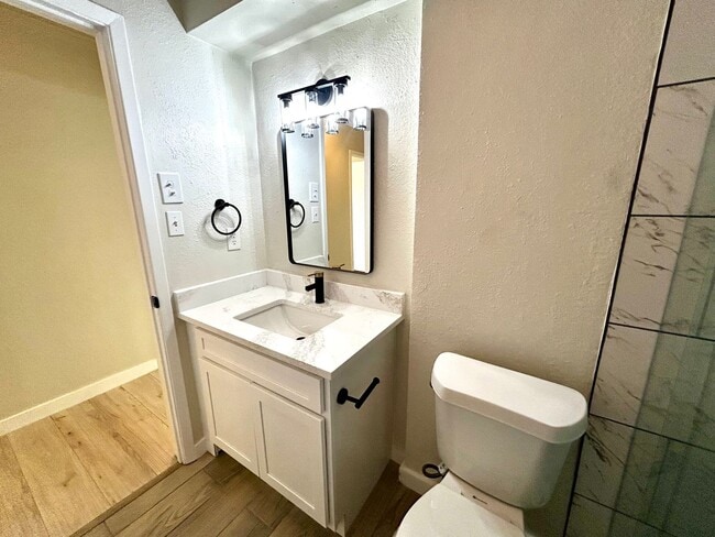 Building Photo - 1005 W MLK #A