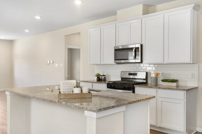 Building Photo - 5811 Blue Grama Dr