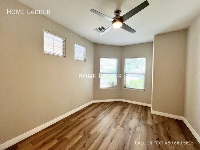 Building Photo - 2936 E Tonto Dr