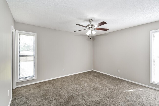 Building Photo - 3512 Chevron Cove
