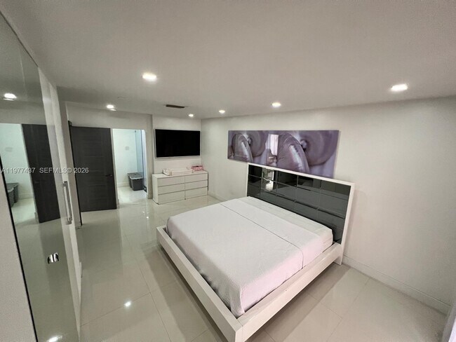 Building Photo - 20789 SW 129th Ct