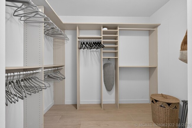 Building Photo - 302 Brackenwood Cir