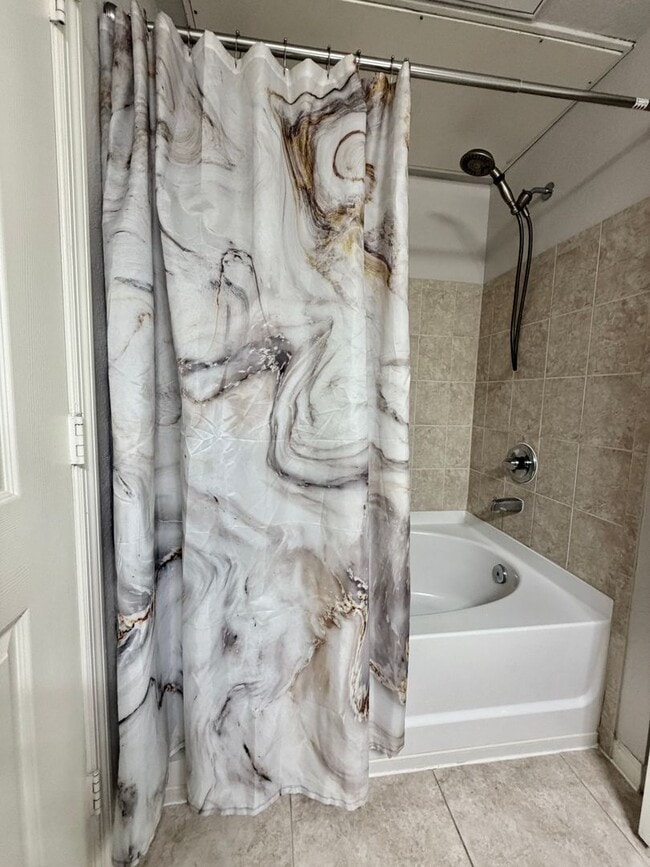 Building Photo - 8539 Gate Pkwy W