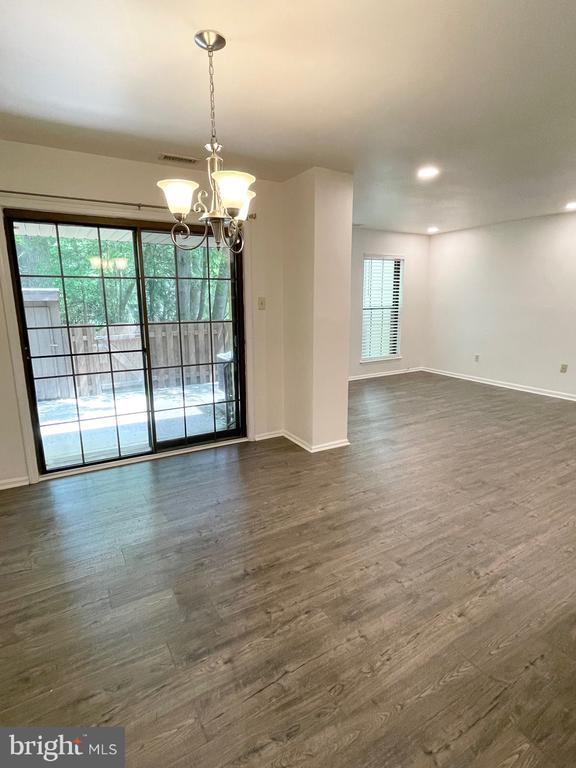 Building Photo - 204 Weatherstone Dr