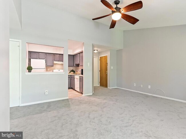 Building Photo - 303 Trinity Ct