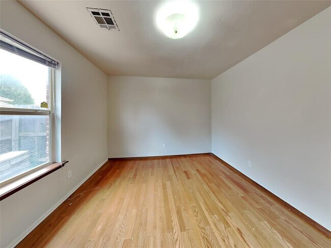 Building Photo - 8213 NW 84th St
